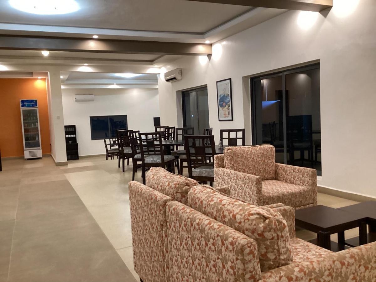 Adis Hotels Prime Ибадан Экстерьер фото