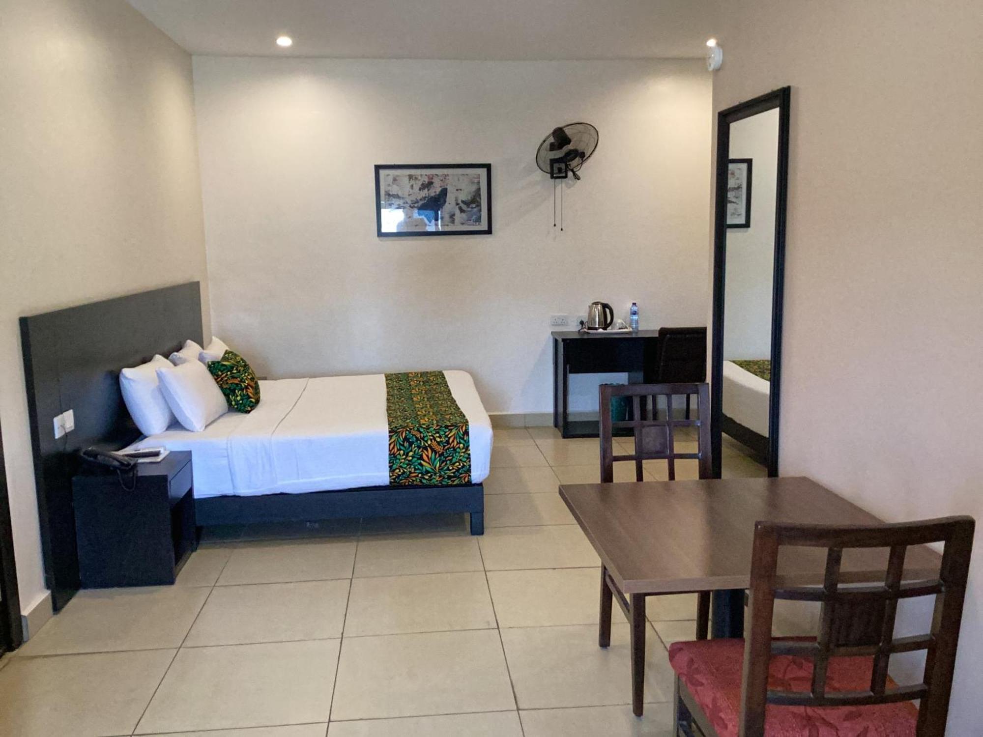 Adis Hotels Prime Ибадан Экстерьер фото