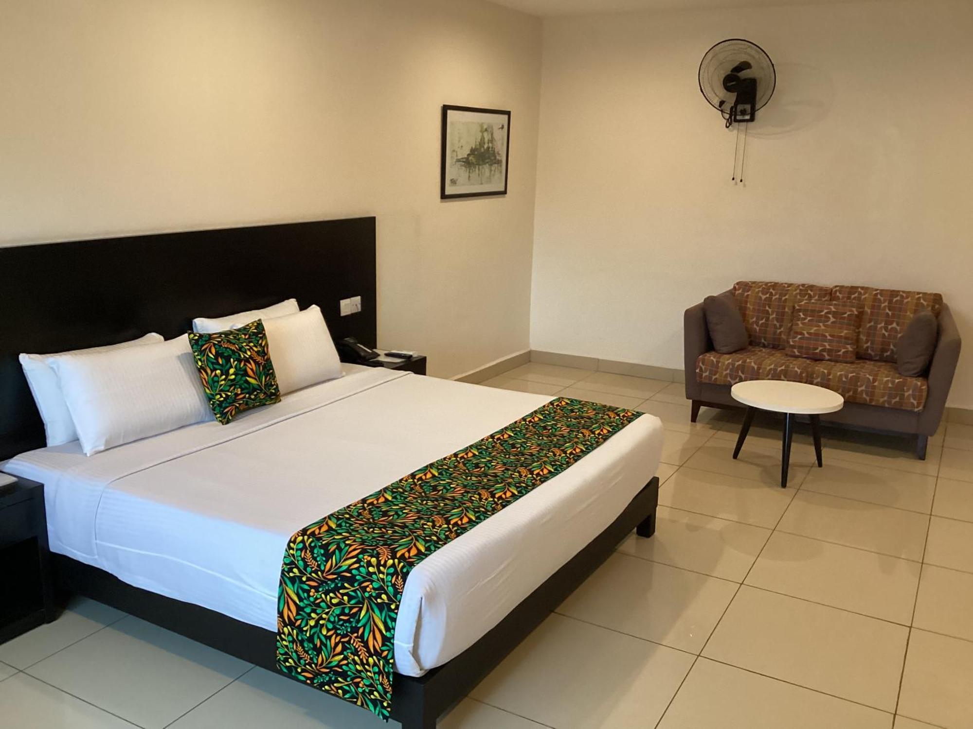 Adis Hotels Prime Ибадан Экстерьер фото