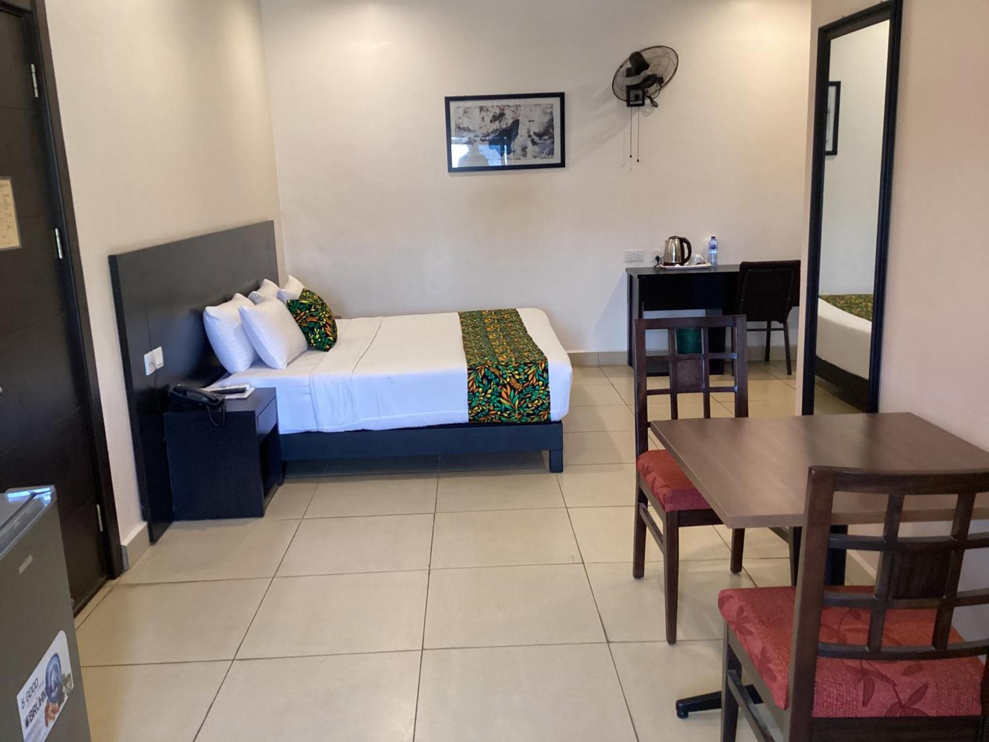 Adis Hotels Prime Ибадан Экстерьер фото