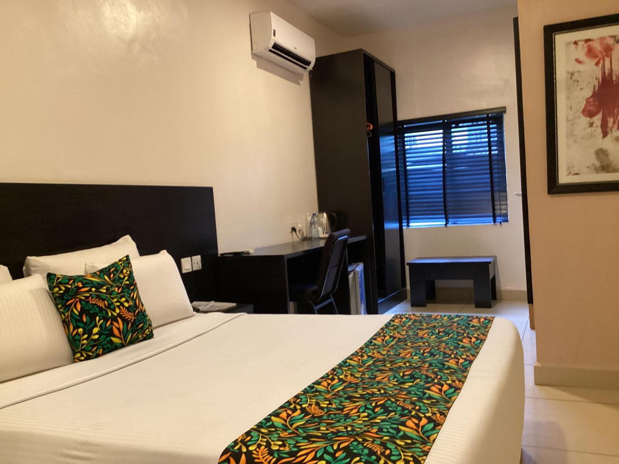 Adis Hotels Prime Ибадан Экстерьер фото