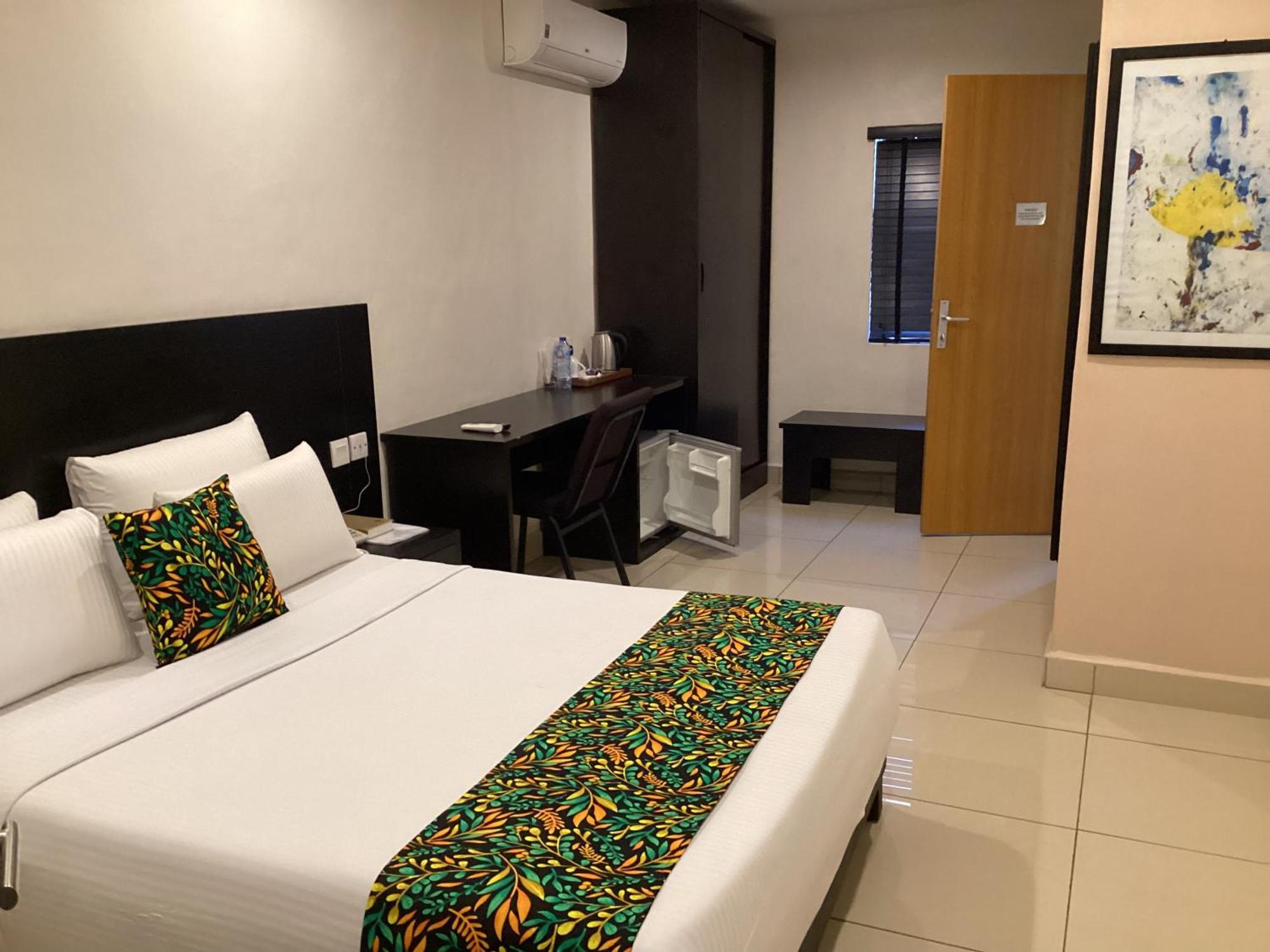 Adis Hotels Prime Ибадан Экстерьер фото